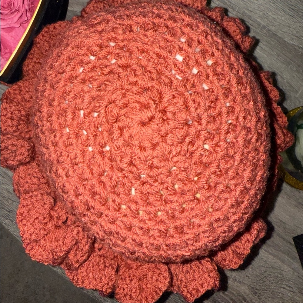 Elegant Red Knit Women's Hat - Picture 3 of 3